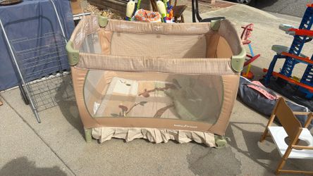 Baby trend pack and play