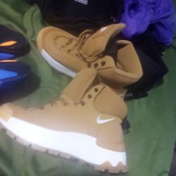 Size 6.5 Nike Boots