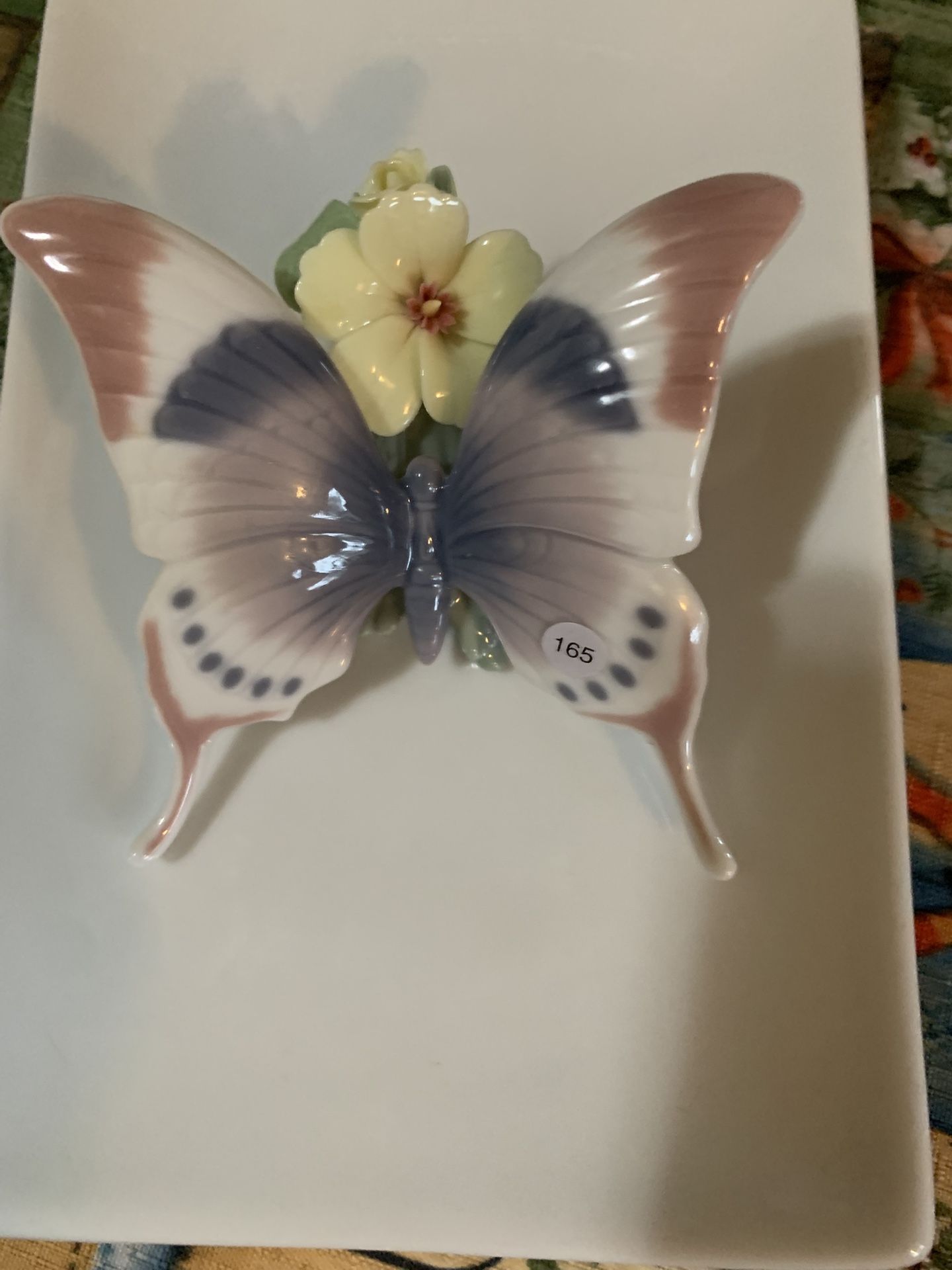 Lladro - Butterfly Collection A Moment Of Rest .