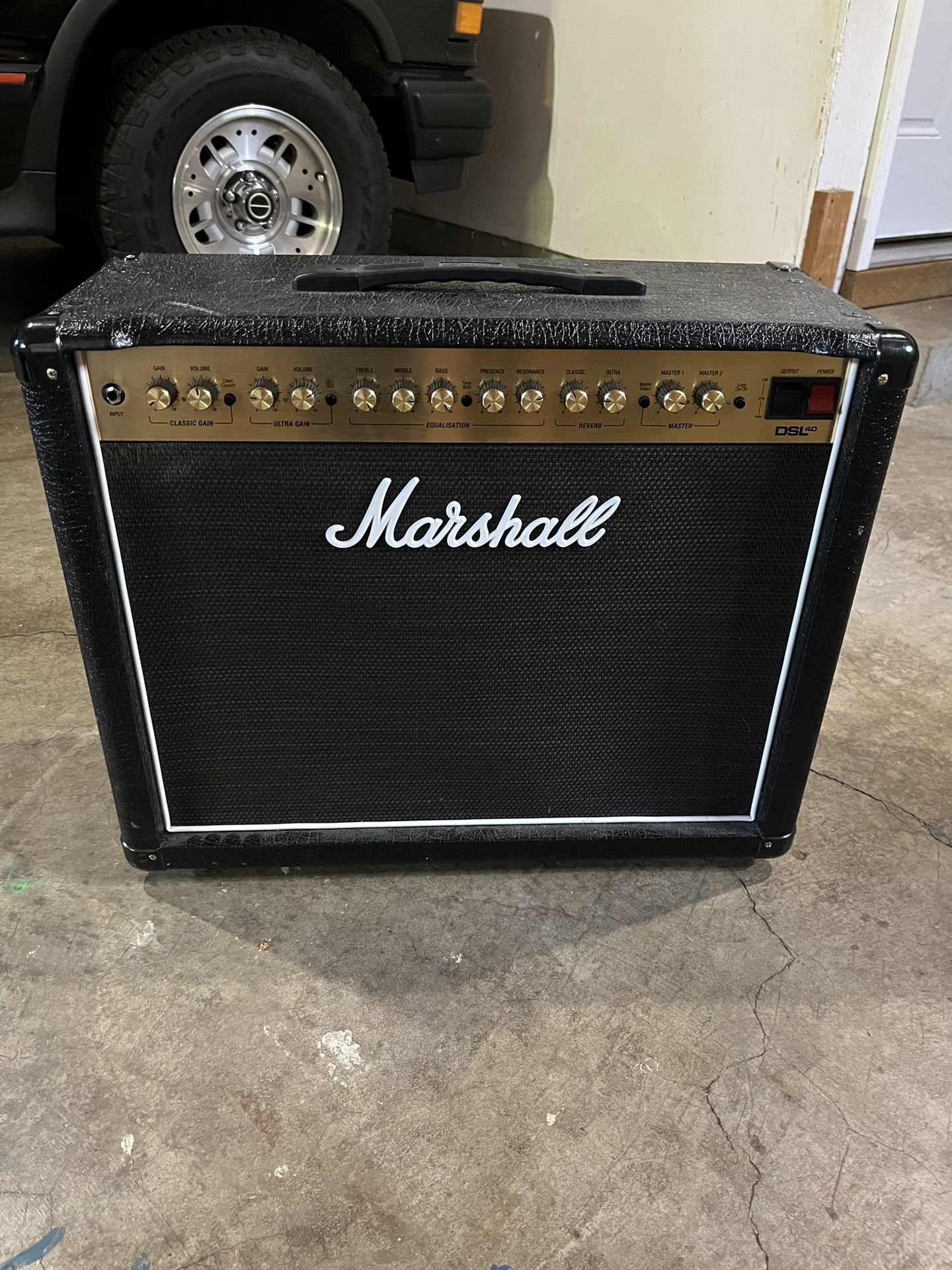 NEED GONE ASAP! Marshall 40W Amp