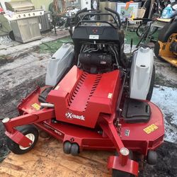 2019 eXmark Lawn Mower