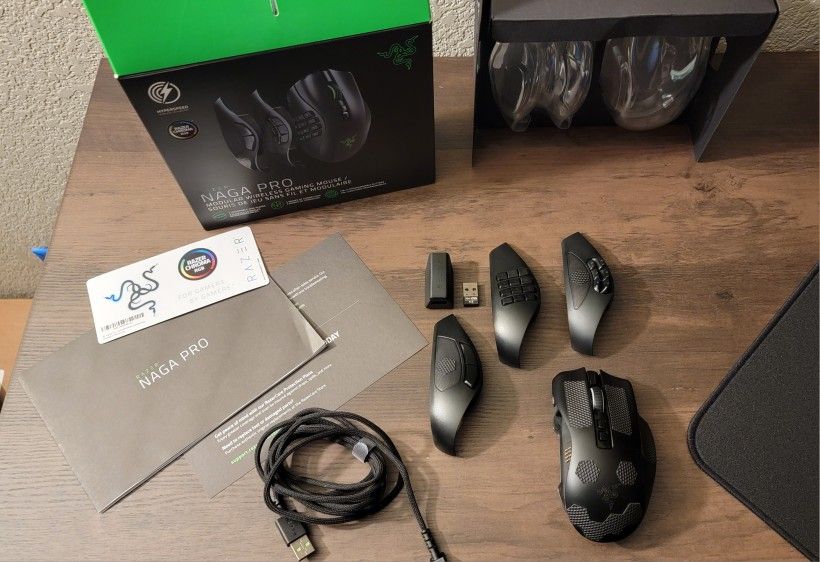 Razer Naga Pro /w Razer Grip Tape