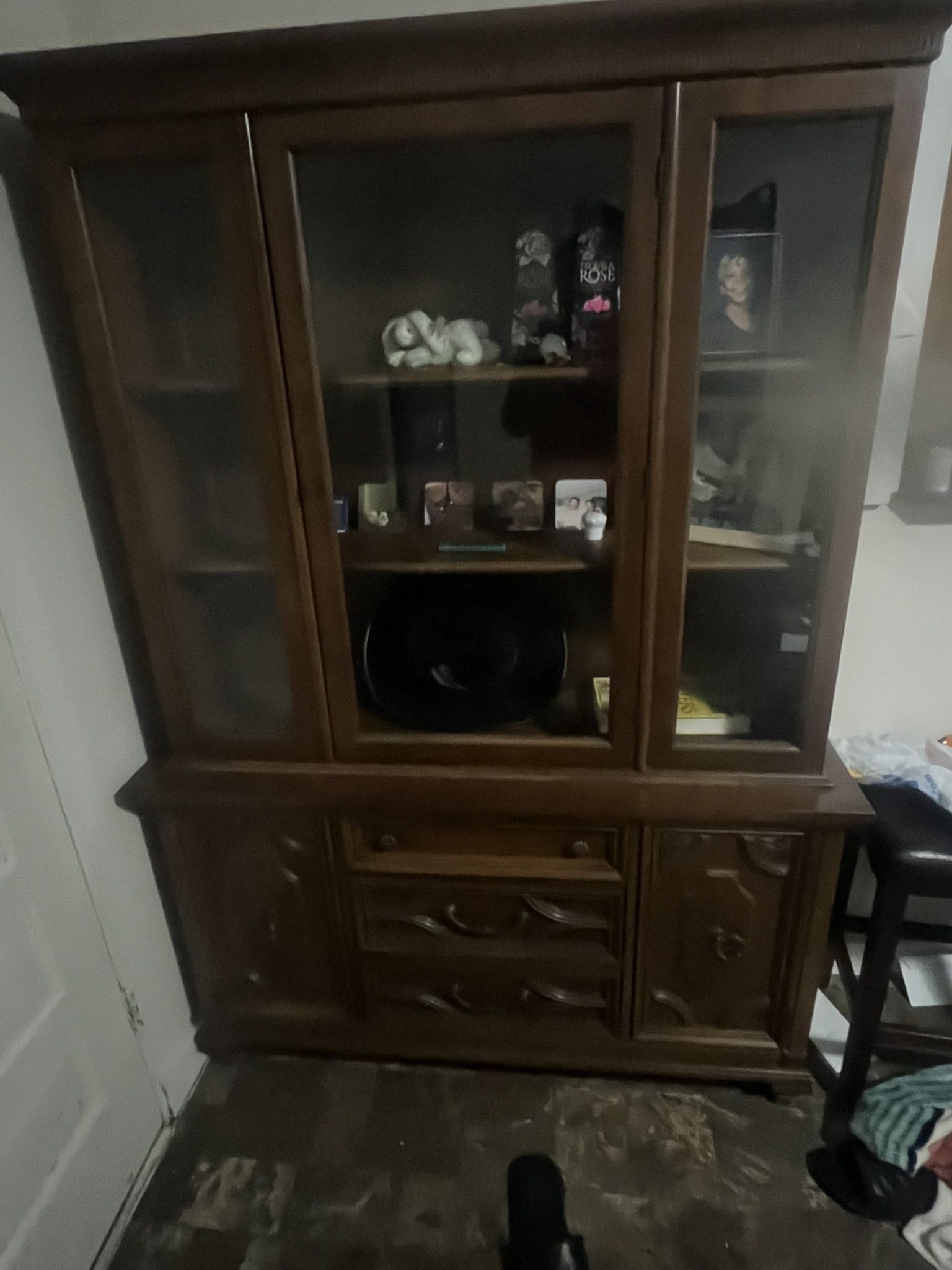 Beautiful Antique Hutch And Ding Set