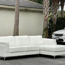 Sofa/Couch Sectional - Like New - White - Faux Leather - Delivery Available 🚛