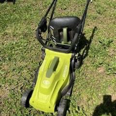 SUNJOE ELECTRIC CORDED LAWNMOWER. 14”CUT. GREAT FOR SMALL YARDS  IN TOWN. COMES WITH BAG GRASS CATCHER.  Foldes For Storage. 