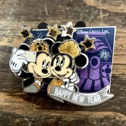Disney Pin Limited Edition New Year Disney Trade Pins