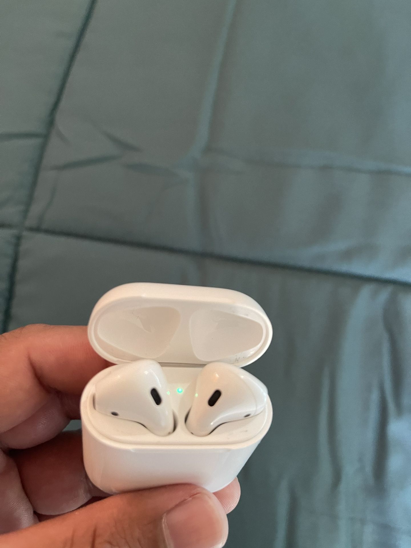 Airpods 2nd Gen Wireless Charging 