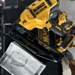DEWALT 20V MAX XR Lithium-Ion Electric Cordless 16-Gauge Angled Finishing Nailer (Tool Only)