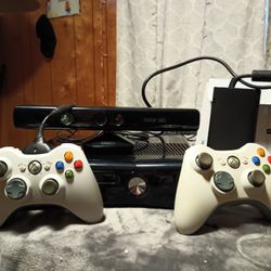 Xbox 360 S Kinect Console Special Edition