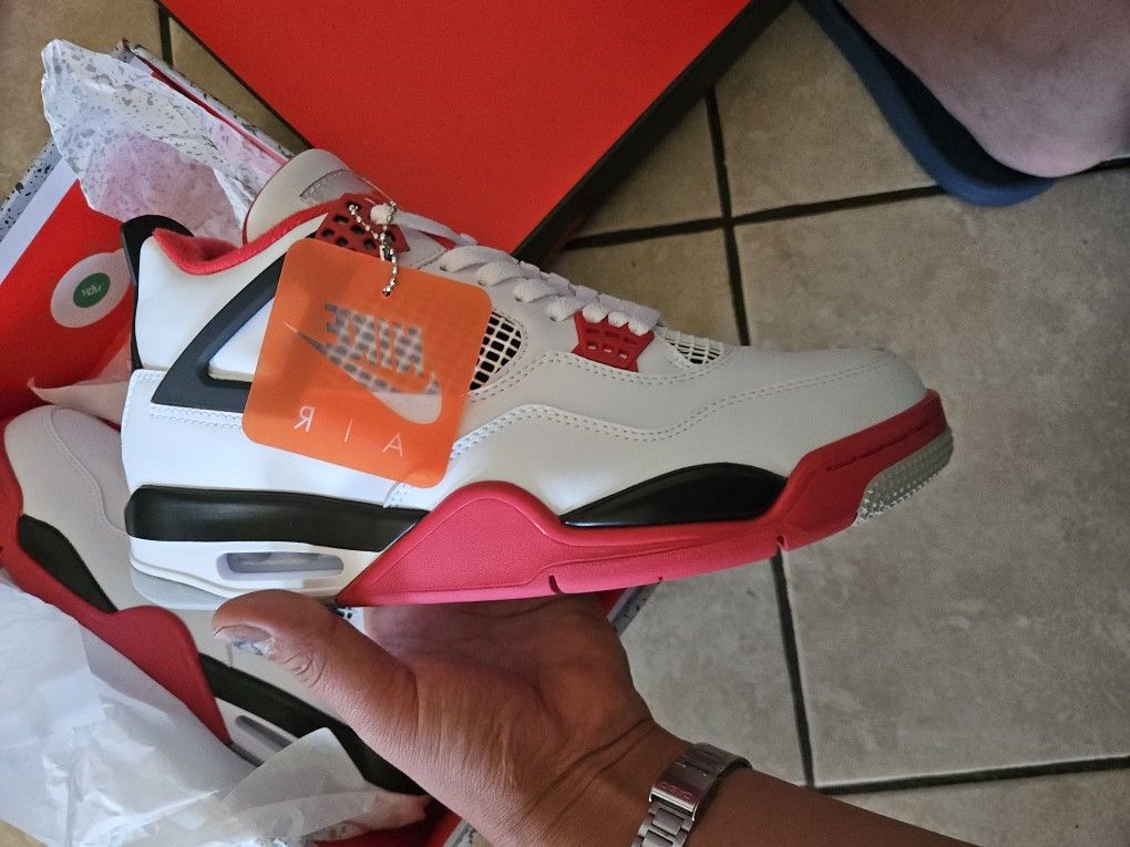 Jordan Retro 4 8.5