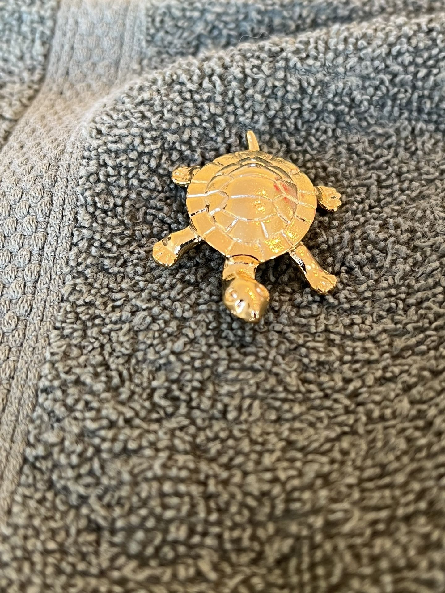 Vintage Gold Tone Turtle/Sea Turtle Brooch