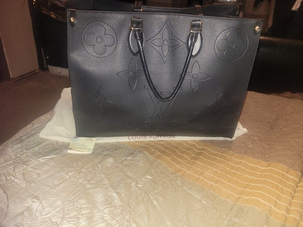 Lv On The Go Bag