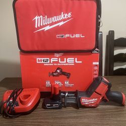 Milwaukee M12 Fuel Hackzall Reciprocating Saw Kit 