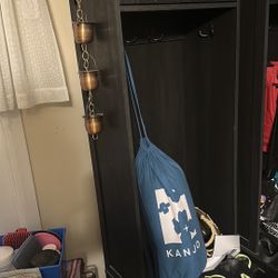 Dark Wood Hall Cubicle With Storage