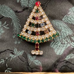 Vintage Gold Tone Christmas Brooch