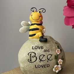 Small Bee Figurine 