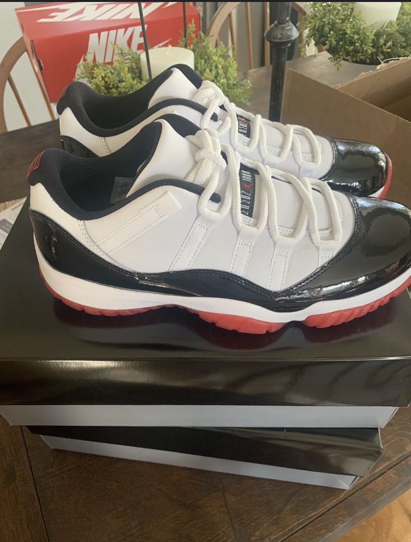 Nike Jordan 11 low concord bred men 9.5 supreme brand new 1 banned bred Chicago flint 13
