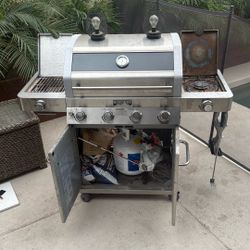 Propane BBQ - Gas Tank - Outdoor Lamps 