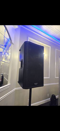 2 QSC K12 speakers