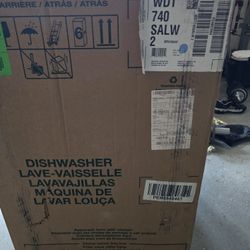 * Whirlpool Dishwasher New *