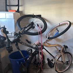 Schwinn 29” Mountain Bike & 26” Bayside Beach Cruiser 