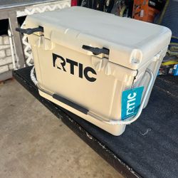 Brand New RTIC 20 Qt Hard Cooler 