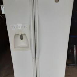 Big Refrigerator Armana  25 Cu Ft