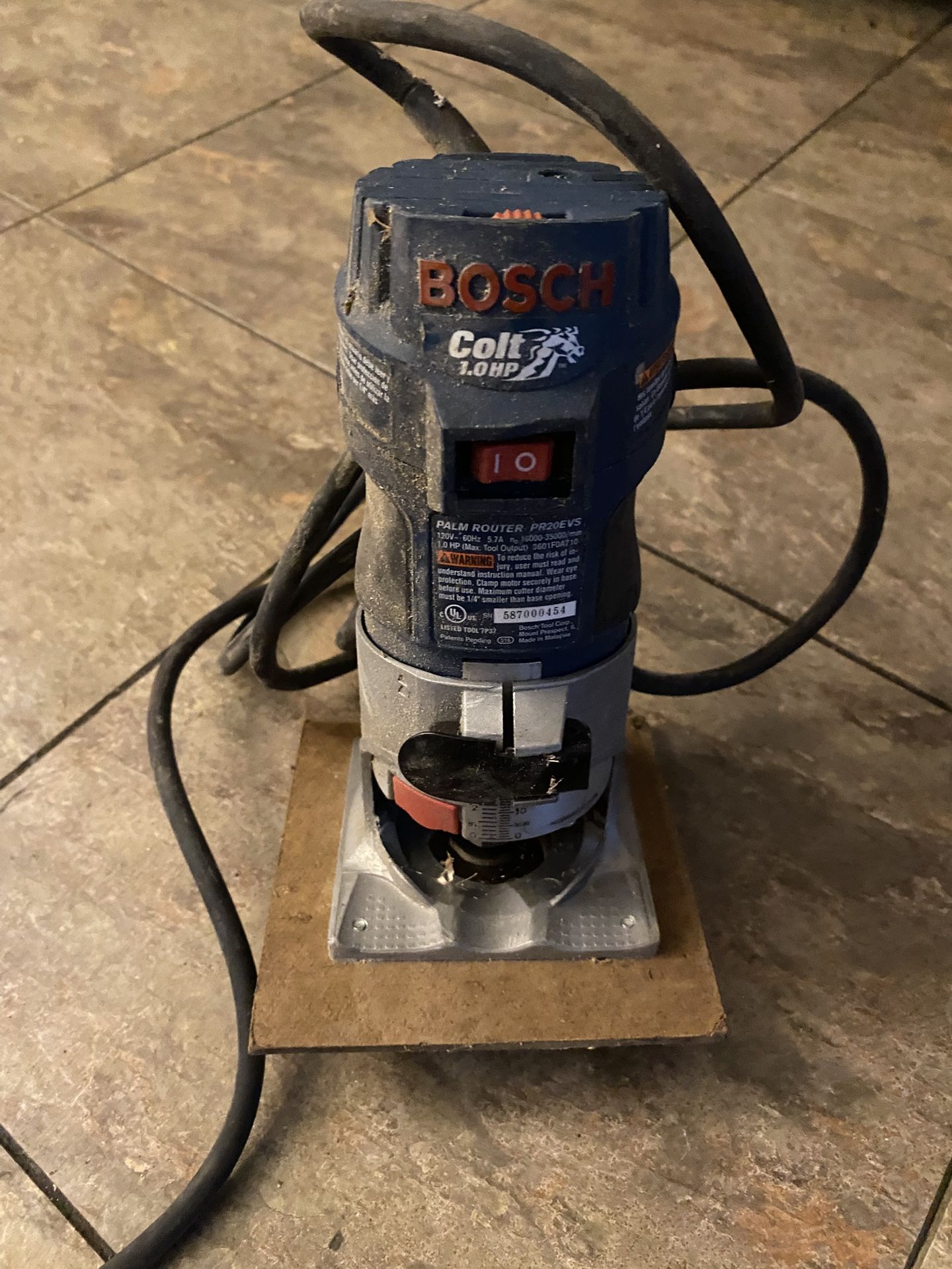 Bosch Colt Electronic Variable Palm Router 