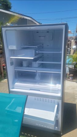 Refrigerator

Title: Samsung French Door Refrigerator – Ice Maker – Great Condition
