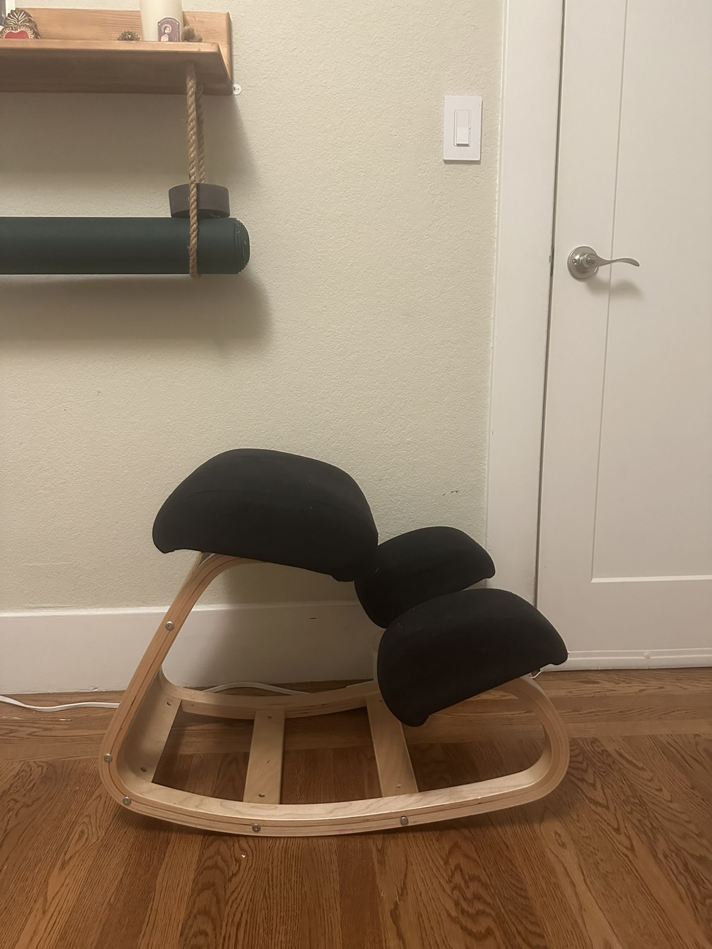 Luxton Ergonomic Kneeling Chair – Rocking Stool for Better Posture