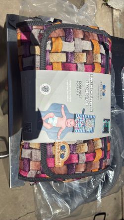 Portable waterproof changing pad