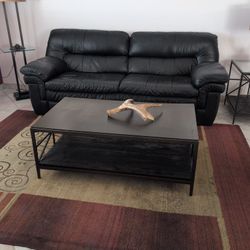 Couch And Two Lamps/End Table 