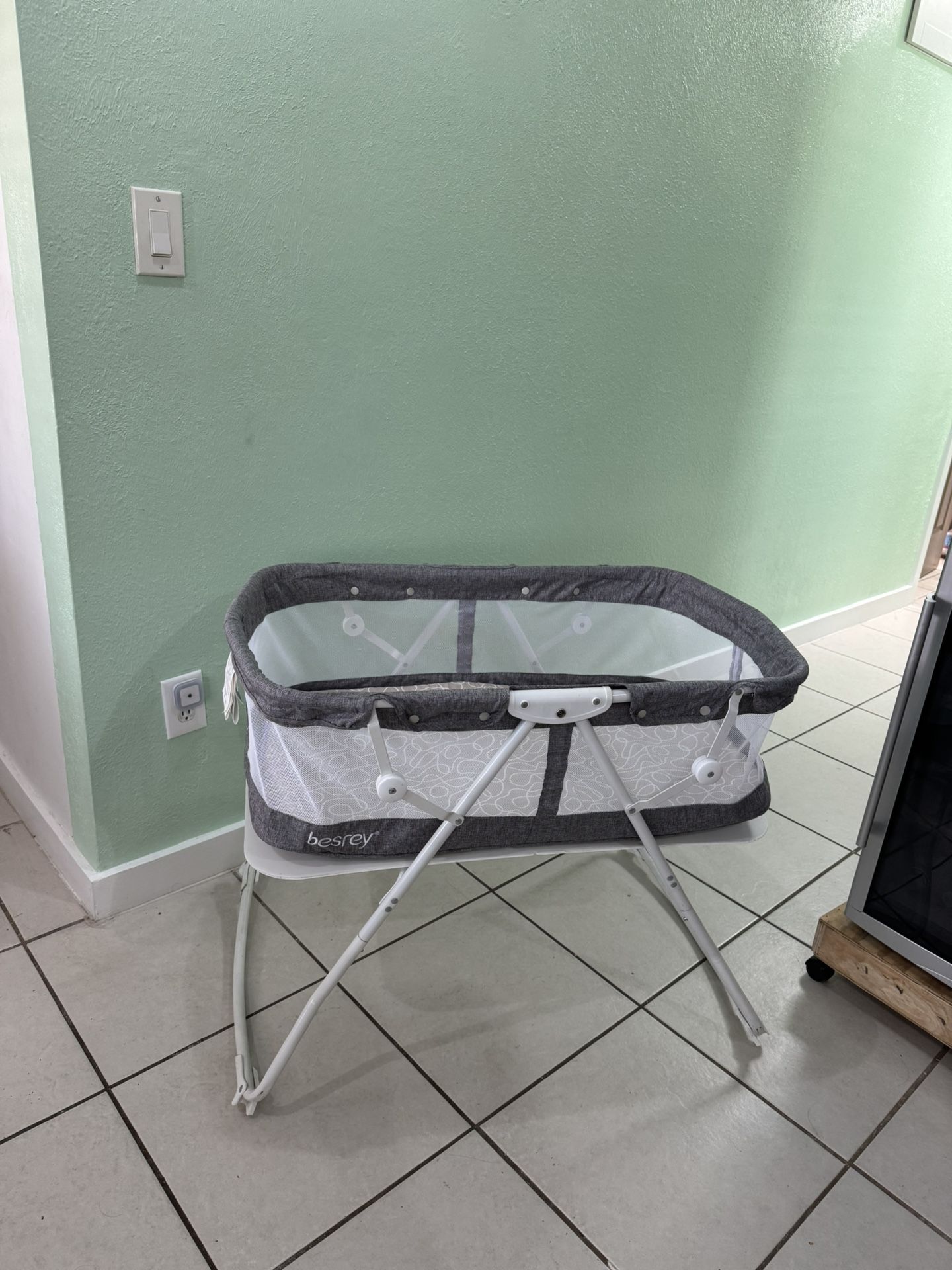 Besrey portable baby Bassinet