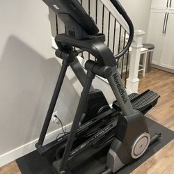 NordicTrack Elliptical - Freestride FS10i 
