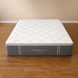 $1,450 - Luxe Premium Hybrid Mattress - Cal King: 72" x 84" x 15" - 130 lbs