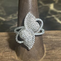 Beautiful FASHION Ring - GREAT CRAFTMANSHIP
