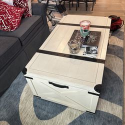 Coffee table With Storage