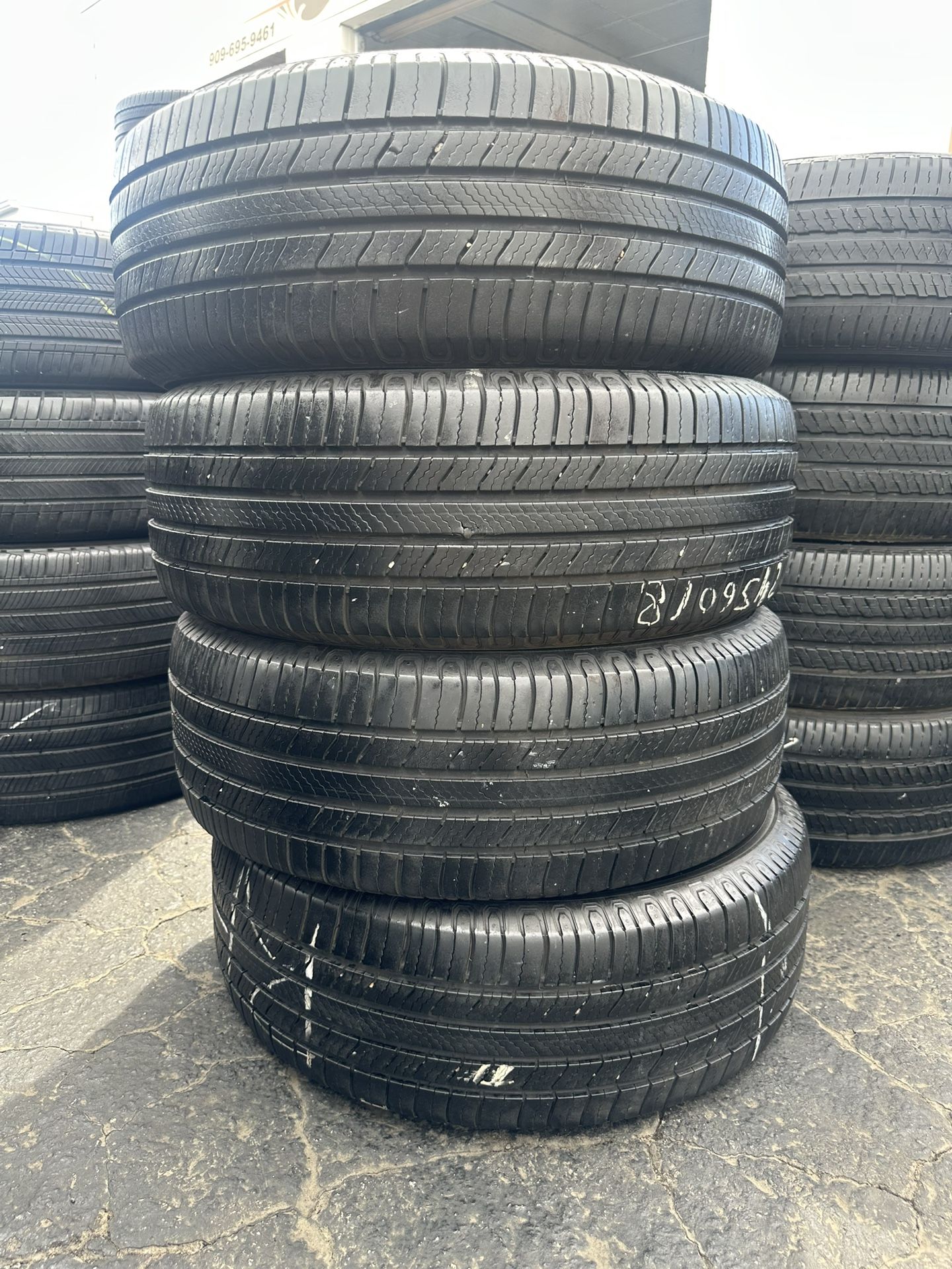 SET OF TIRE 245 60 18 MICHELIN 85% LIFE