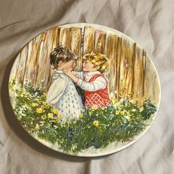 Wedgwood Queen’s Ware Be My Friend Collector Plate