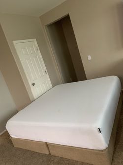 KING MEMORY FOAM MATTRESS AND FREE BOX SPRINGS