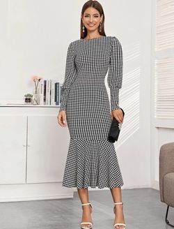 Mermaid Black and White midi dress