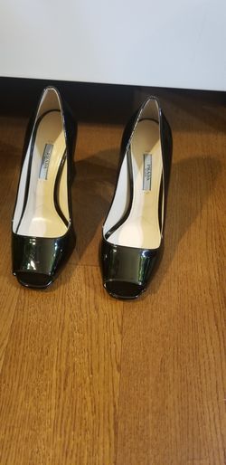 New Prada black pattern leather shoes with 4" heels sz 38