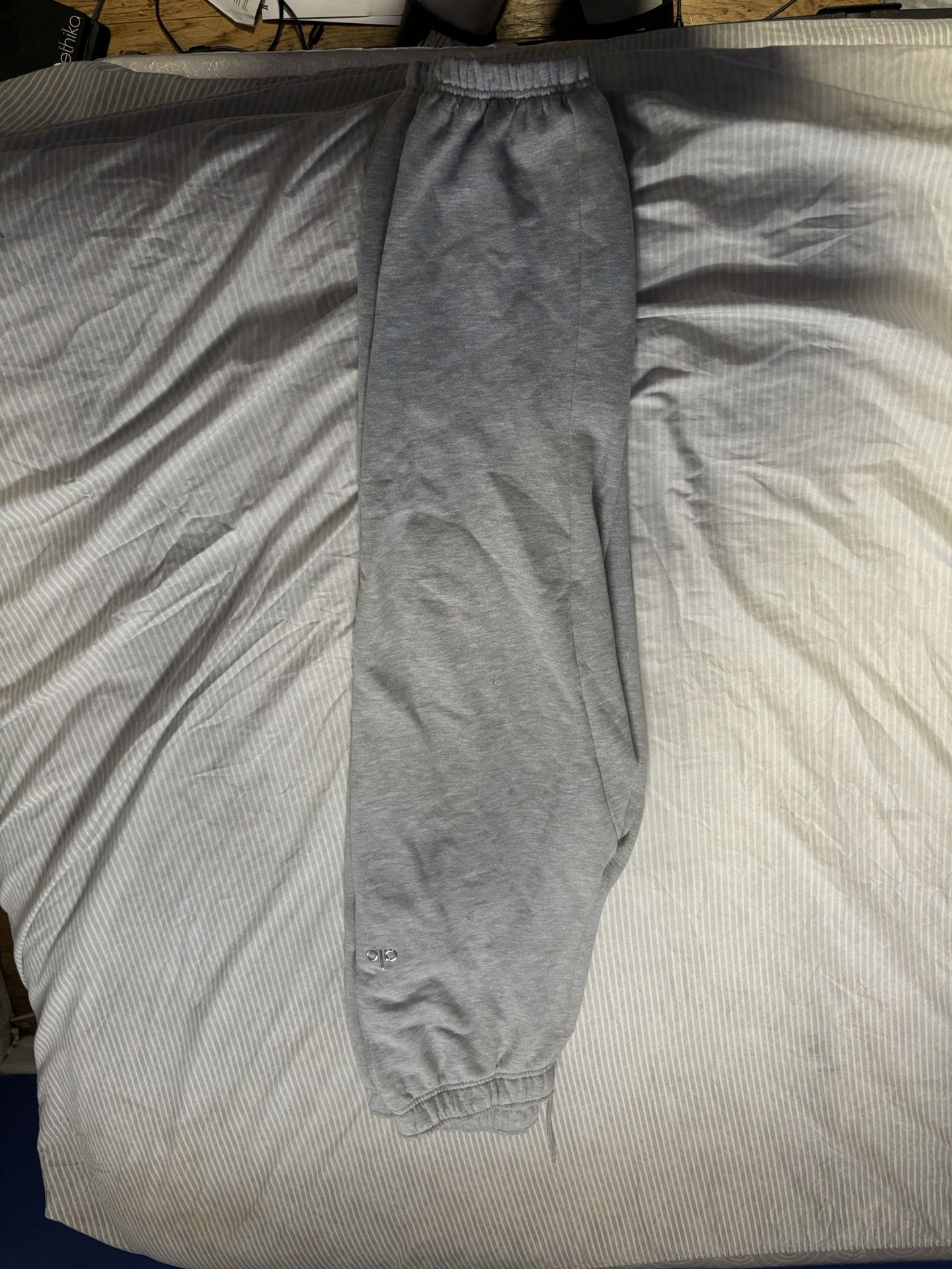 grey alo sweatpants