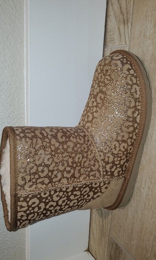 Uggs Leopard Big Kids Sz 5