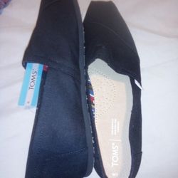 TOMS New With Tags 