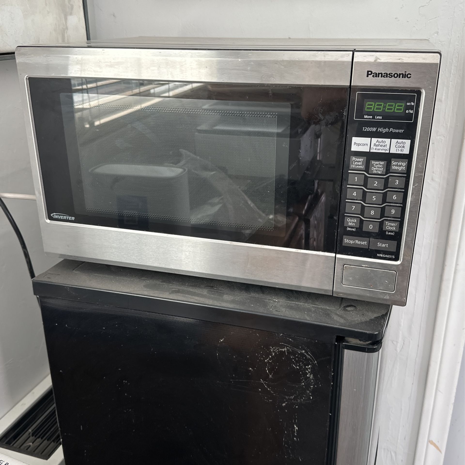 Hardly Used Microwave for Sale in Imperial Beach, CA OfferUp