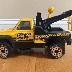 Tonka Steel Classics Tow Truck, For Girls and Boys, Ages 3 Year and Up