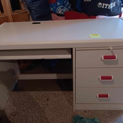 Dresser And Desk Set