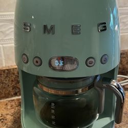 Smeg 50's Retro Style Aesthetic Drip Coffee Machine with 10 Cup Glass Carafe, Auto Start Feature, Keep Warm Plate, and Two Coffee Strength Settings 