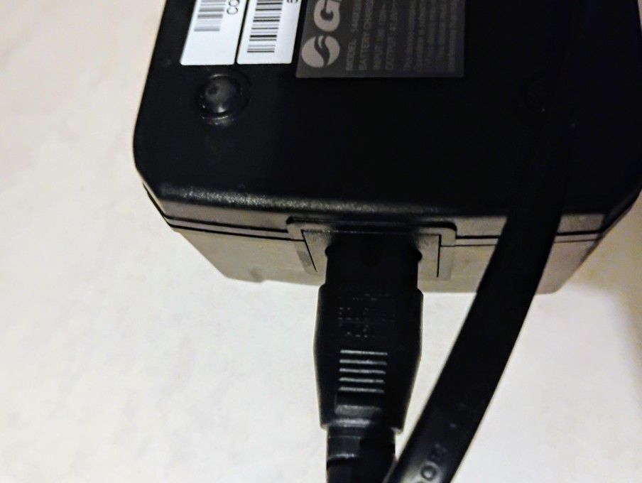 Giant EnergyPak Fast Charger 544M36V4A-06V 41.8 volts for Sale in